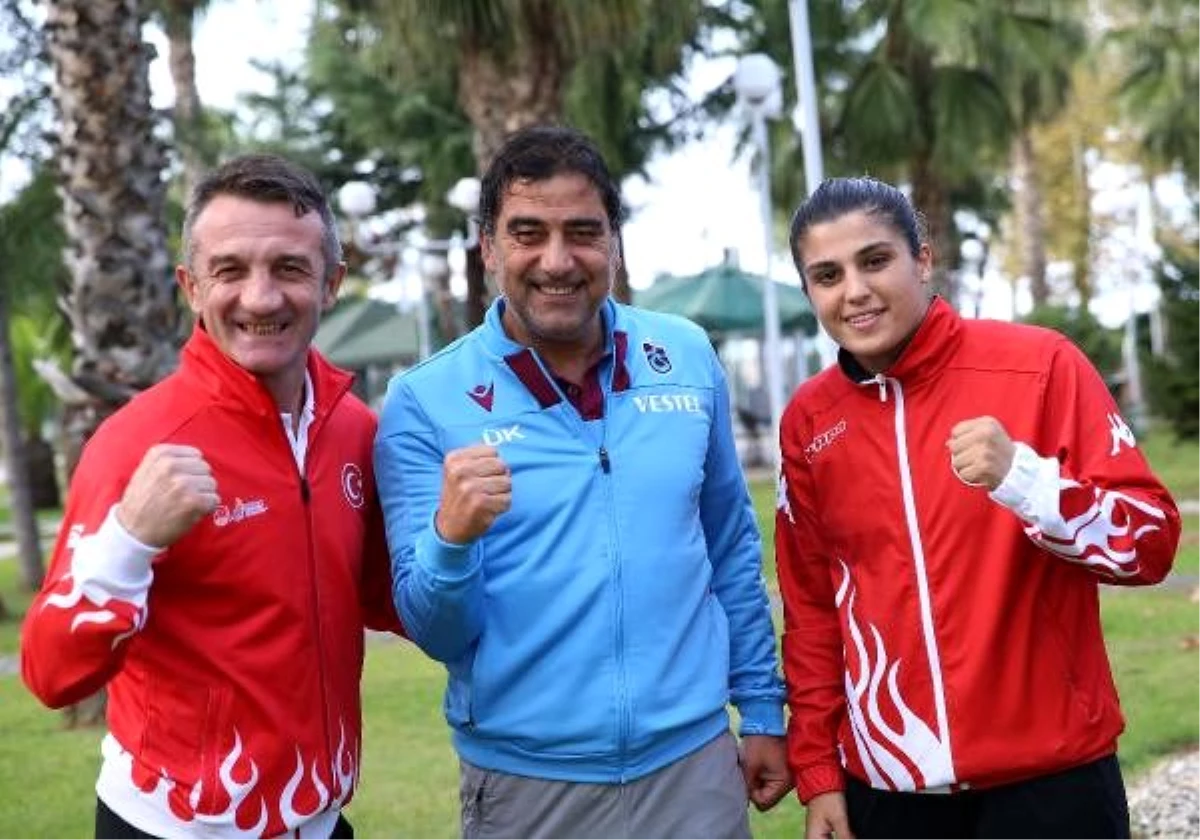 Ünal Karaman, dünya şampiyonu Busenaz\'ı kutladı