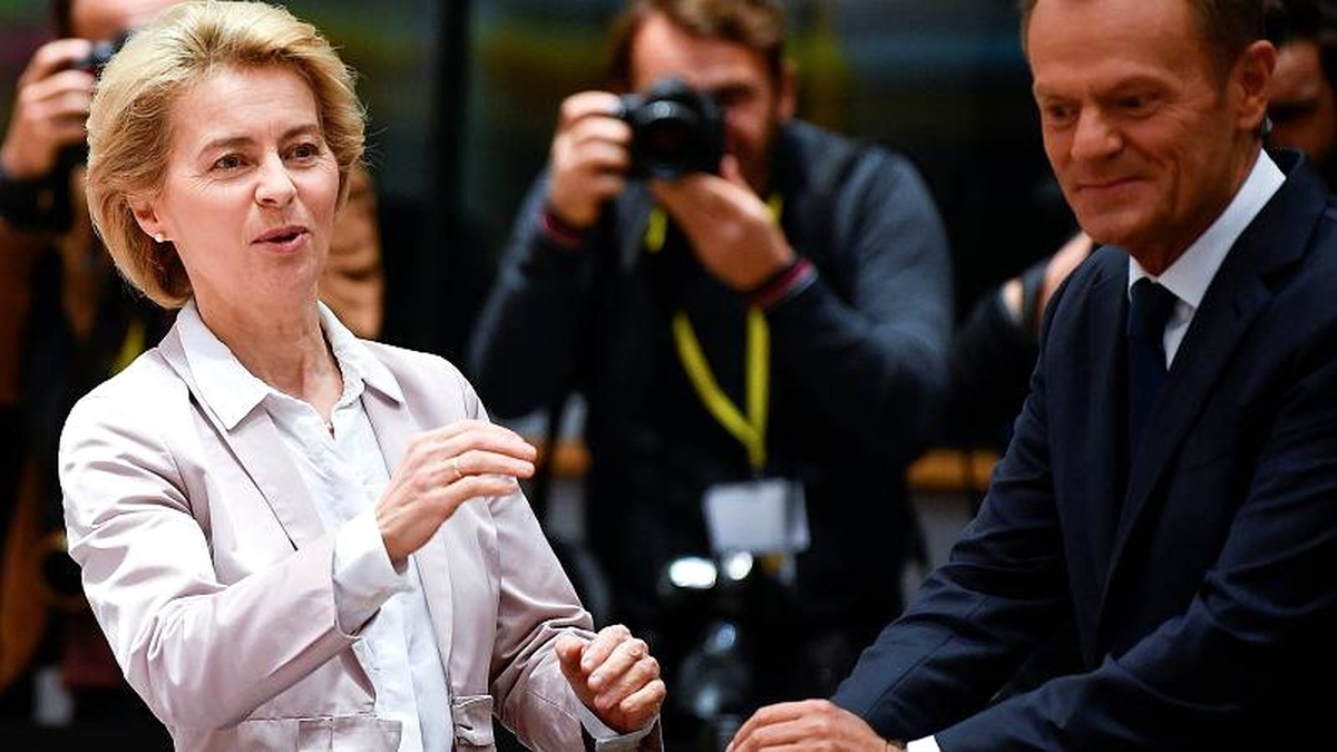 AB ülkeleri Brexit anlaşmasını onayladı; İngiliz Parlamentosu cumartesi toplanıyor