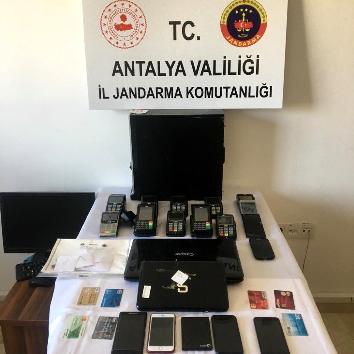 Alanya\'da kredi kartı dolandırıcılarına operasyon: 5 gözaltı