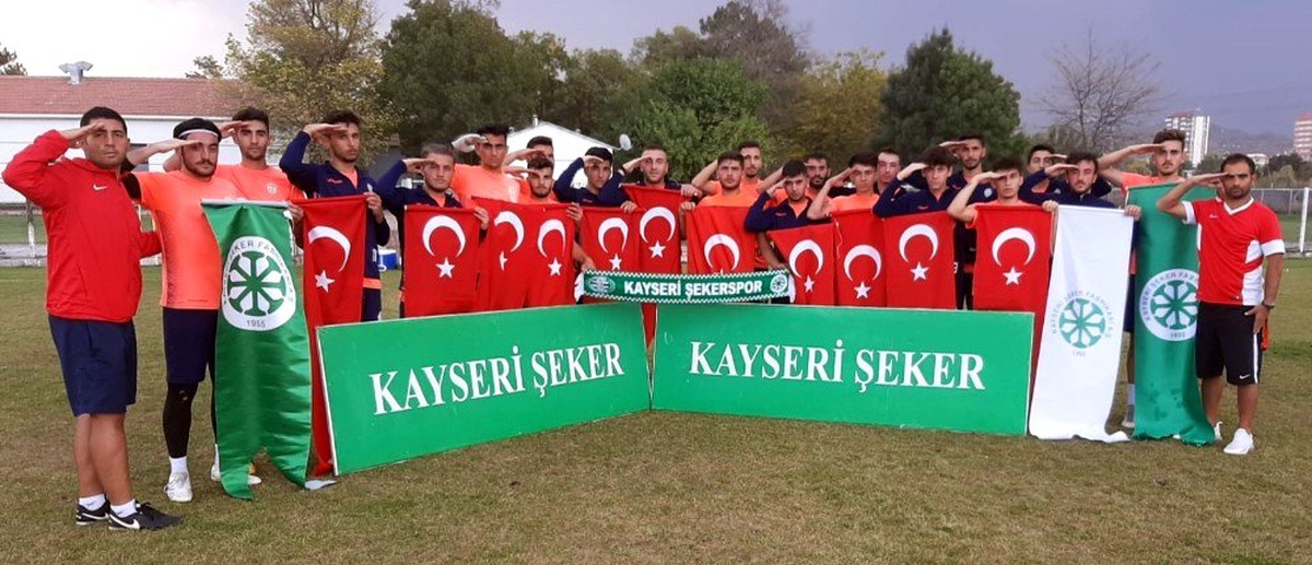 Antrenman sahasında Fetih Suresi okudular