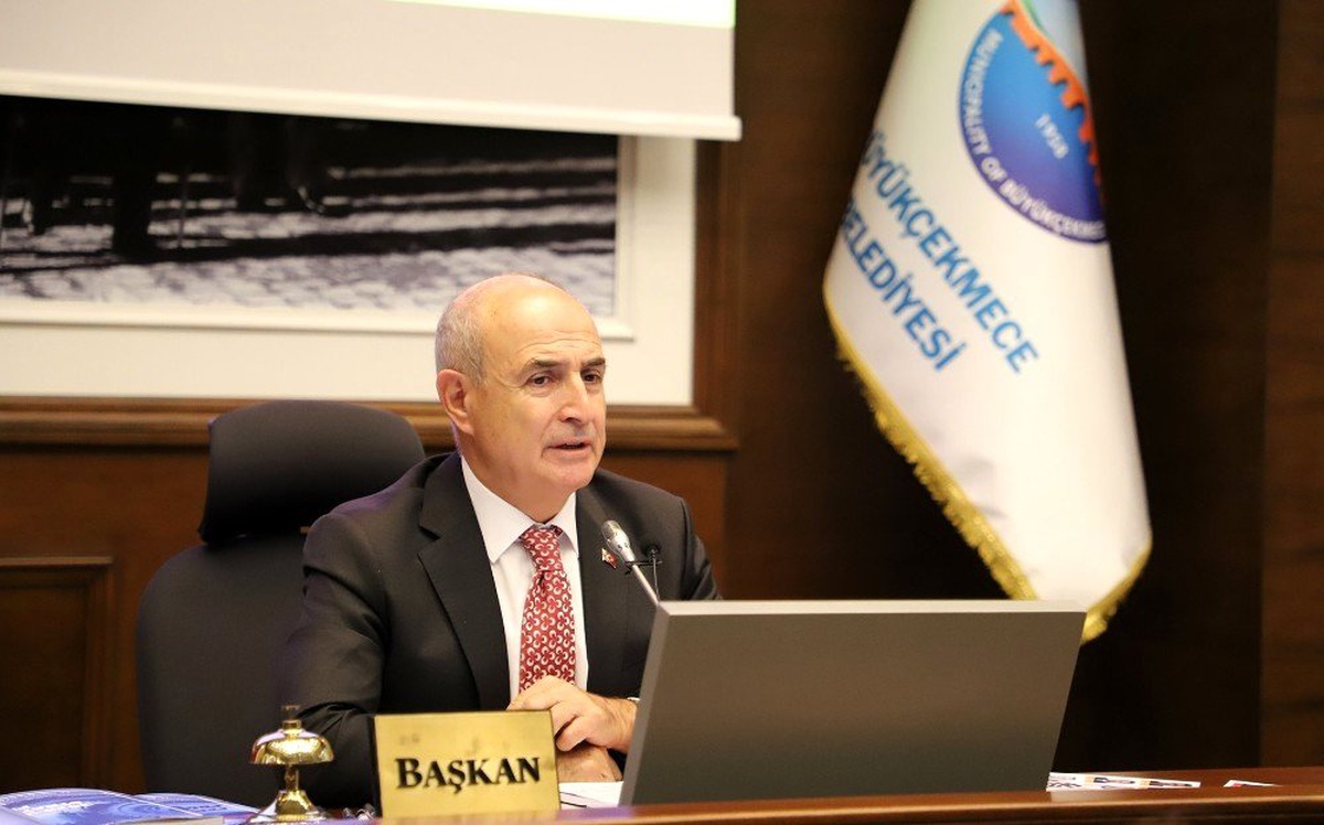 Başkan Akgün: "Deprem geliyor, herkes elini taşın altına sokmak zorunda"