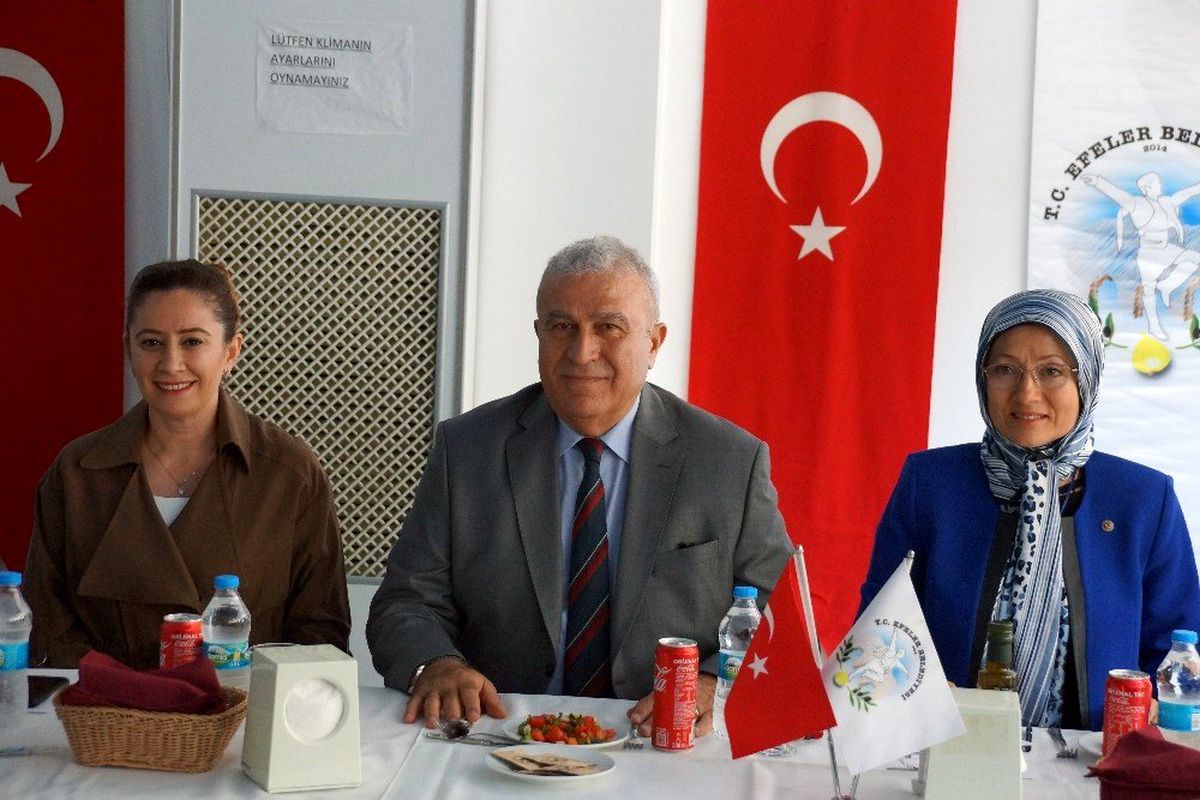 Başkan Atay, muhtarlarla buluştu