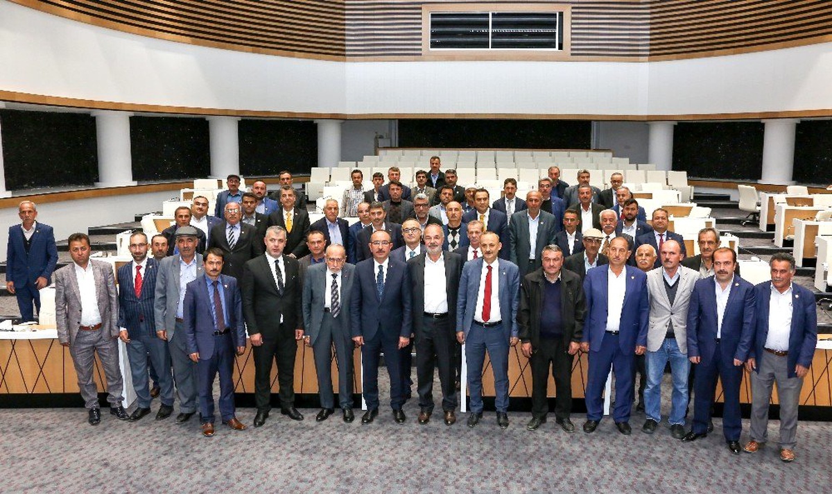 Başkan Kavuş: "Muhtarlarımız, bu büyük millete hizmet yolculuğunun ilk adımı demokrasimizin ilk...