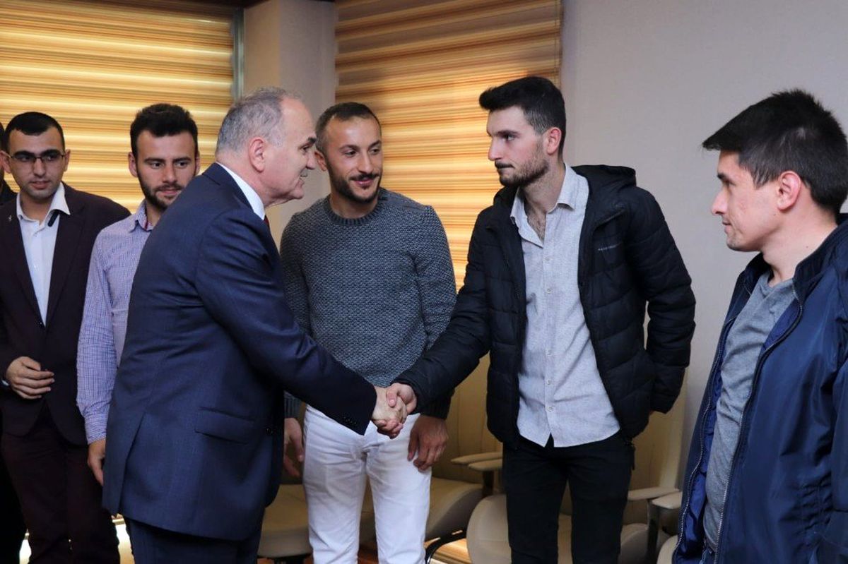 Başkan Özlü "Gençlik bu ülkenin geleceğidir"