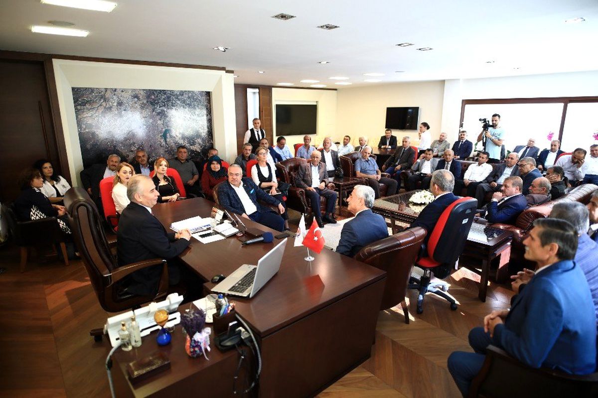 Başkan Zolan muhtarlarla bir araya geldi