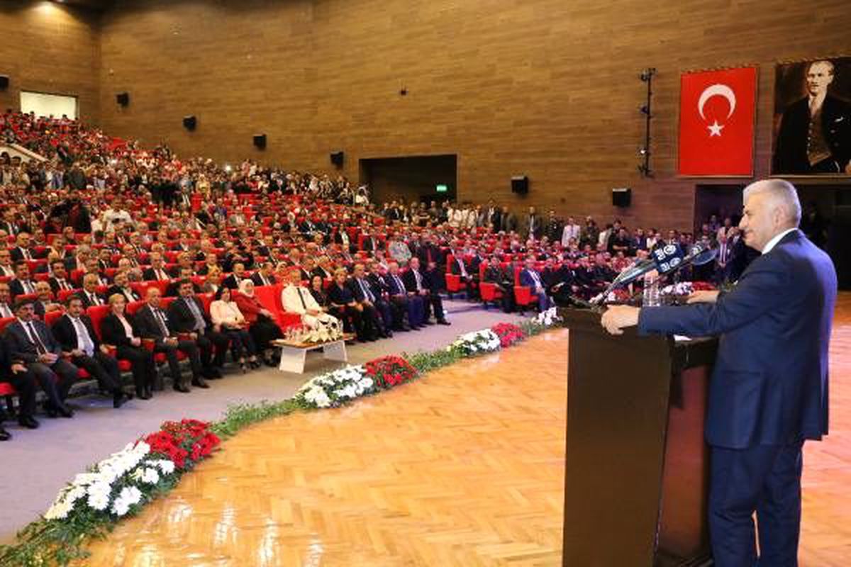 Binali Yıldırım: Tıpış tıpış geldiler, bütün şartları kabul edip gittiler