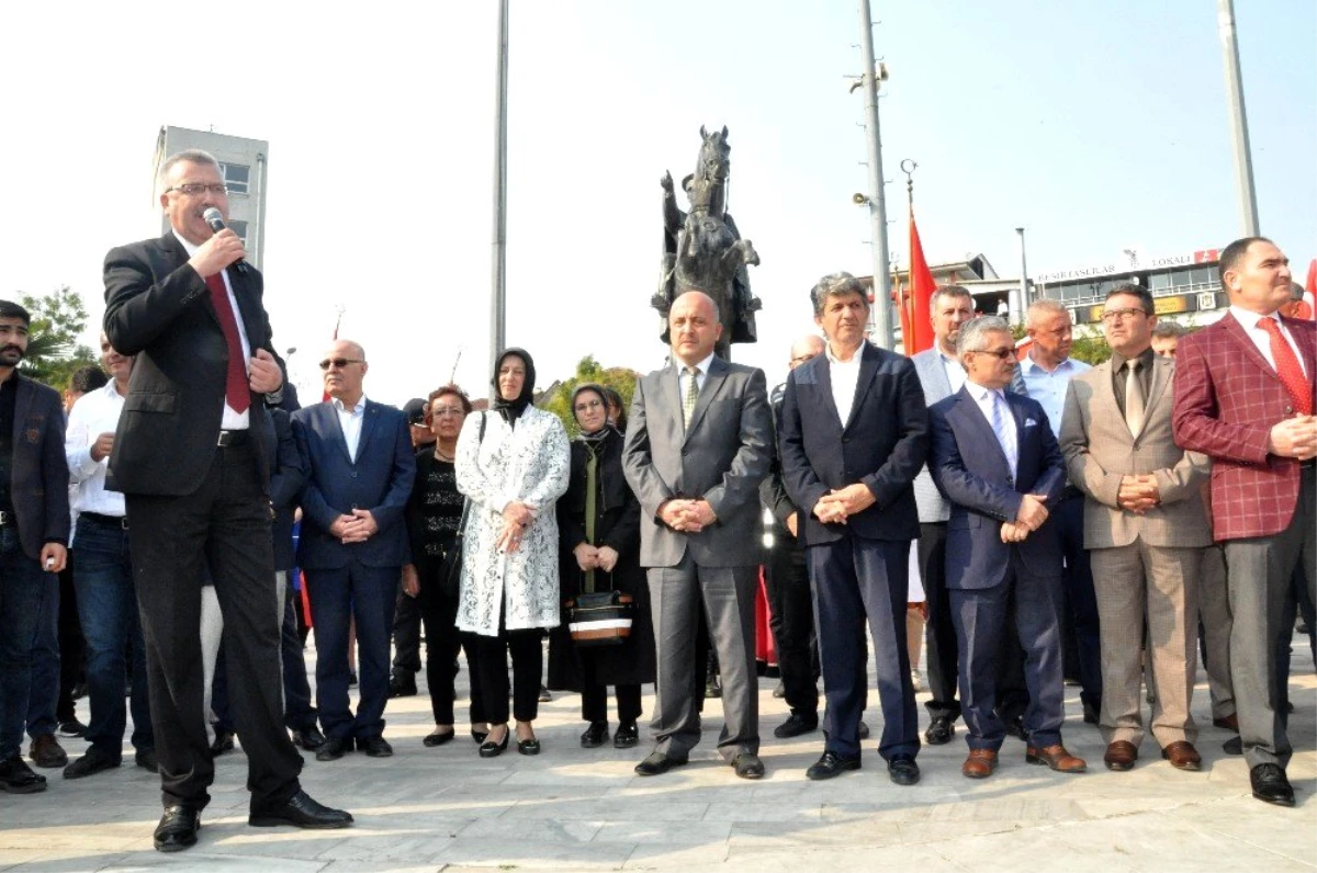 Binlerce Karacabeyli Mehmetçiğe destek için selam durdu