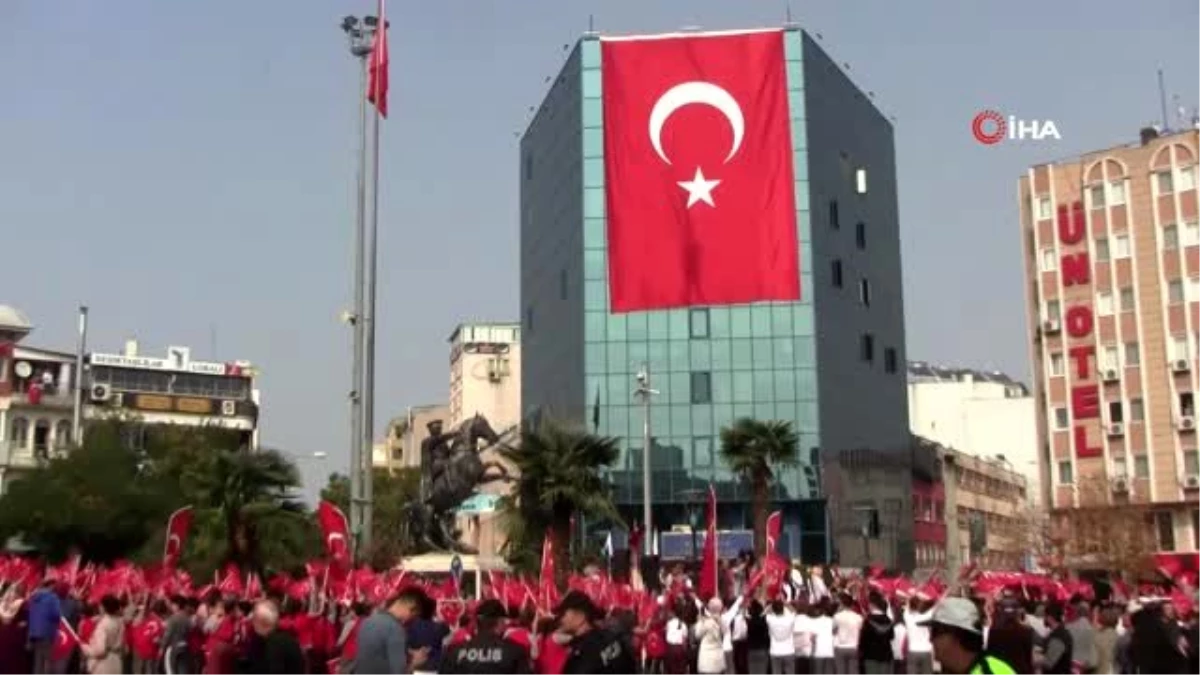 Binlerce Karacabeyli Mehmetçiğe destek için selam durdu