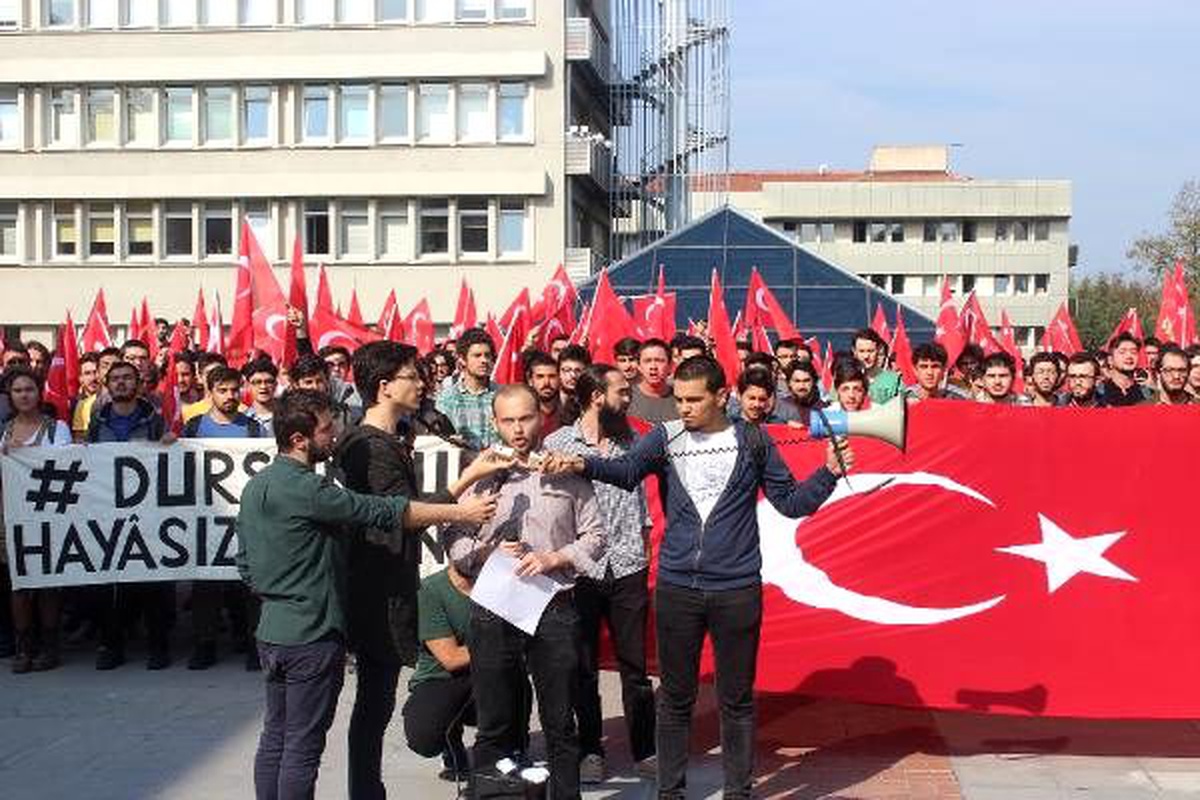 Boğaziçi Üniversitesi\'nde İstiklal Marşına hakarete tepki