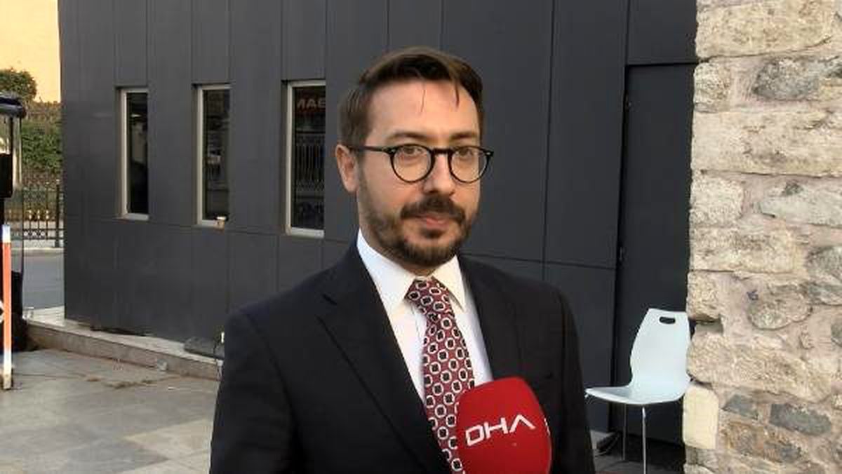 Cumhurbaşkanı Erdoğan\'ın yabancı medya temsilcileriyle toplantısına katılan gazetecilerden...