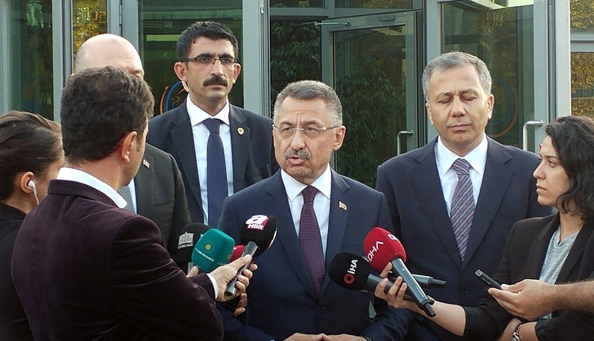 Cumhurbaşkanı Yardımcısı Oktay\'dan Semih Yalçın\'a taziye ziyareti