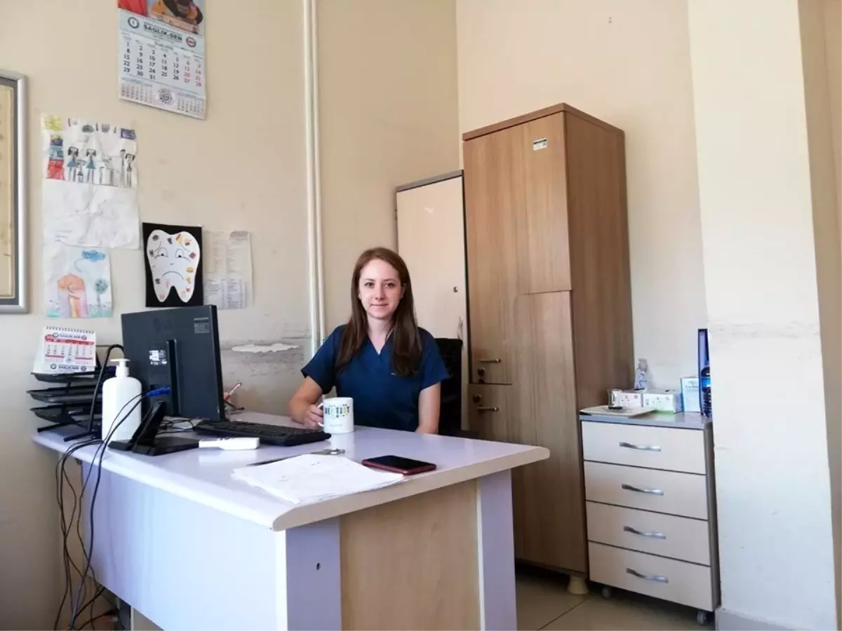 Diş Tabibi Büşra Ünal hasta kabulüne başladı