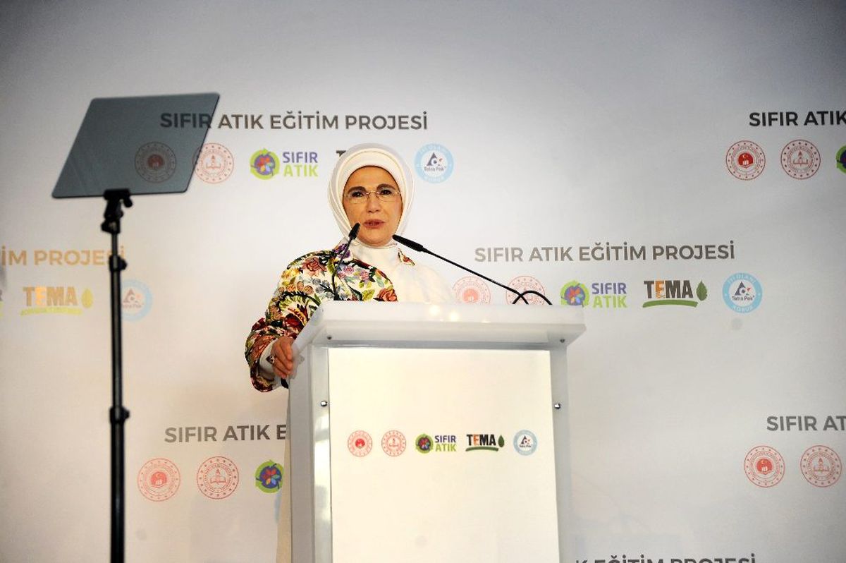 Emine Erdoğan: "3 yılda 280 bin çocuğumuza sıfır atık eğitimi verilmesi hedefleniyor"