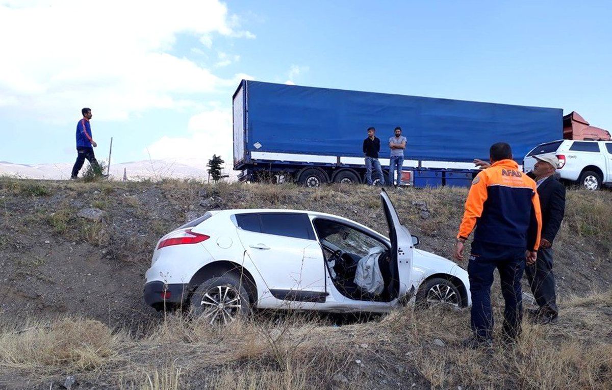 Erzincan\'da trafik kazası: 2 yaralı
