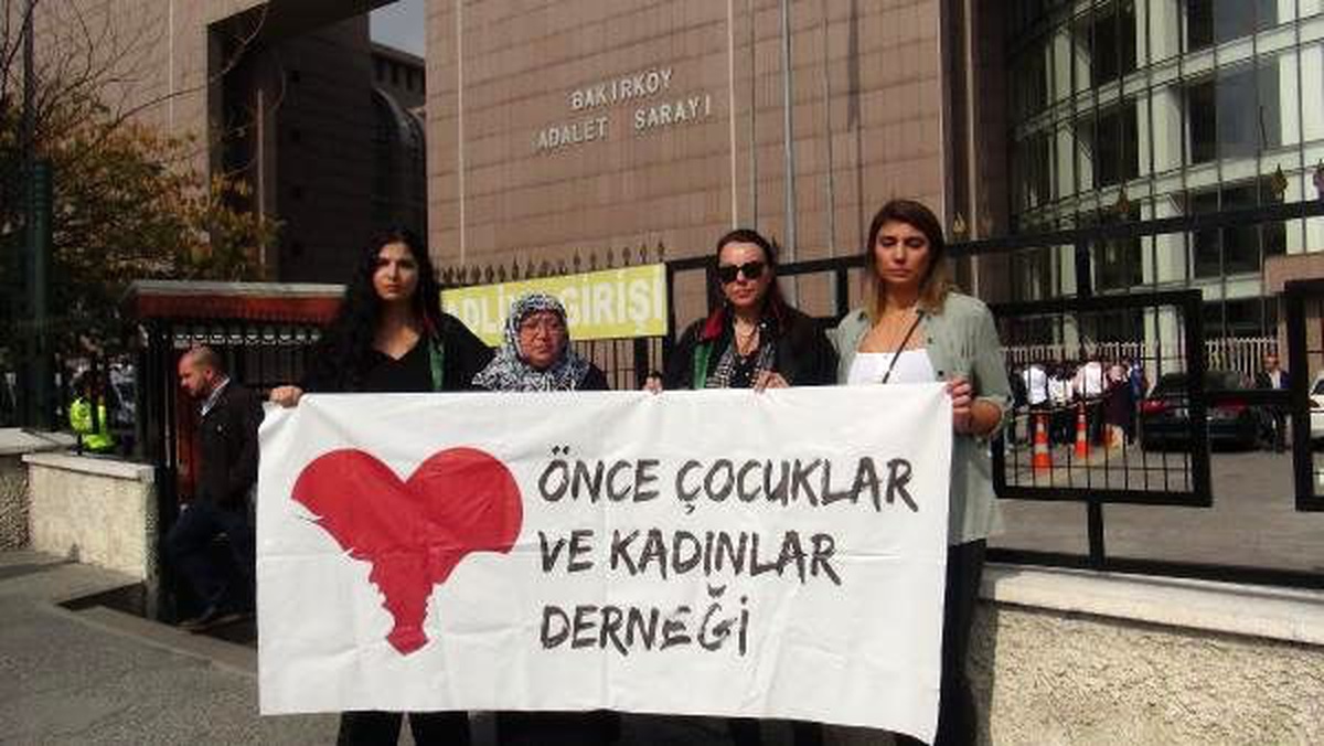 Esenyurt\'ta eşini silahla öldüren sanığa "indirimsiz" ağırlaştırılmış müebbet hapis