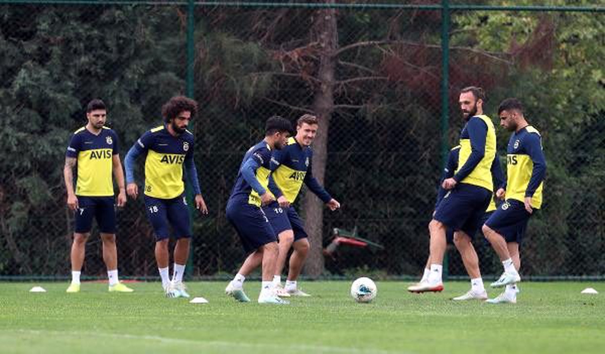 Fenerbahçe\'de Emre ve Kruse antrenmana çıktı