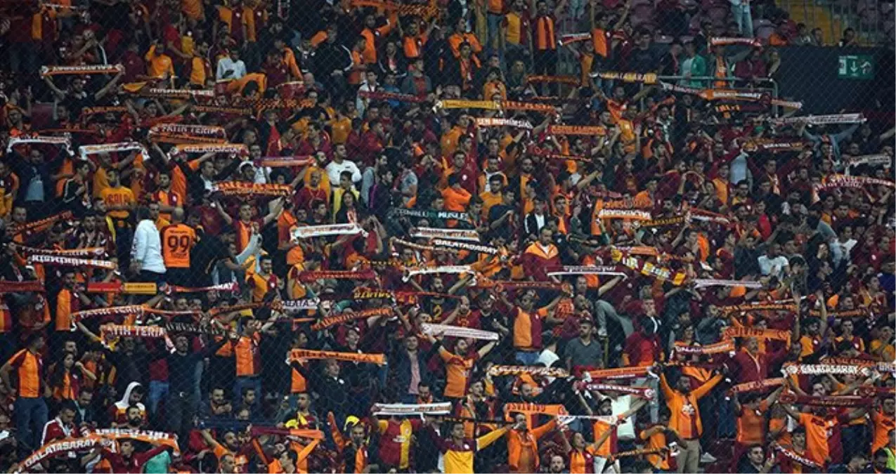 Galatasaraylı taraftarlardan Barış Pınarı Harekatı\'na destek