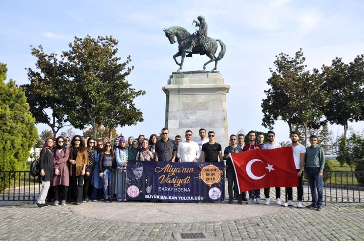 Gençler Yunanistan\'da