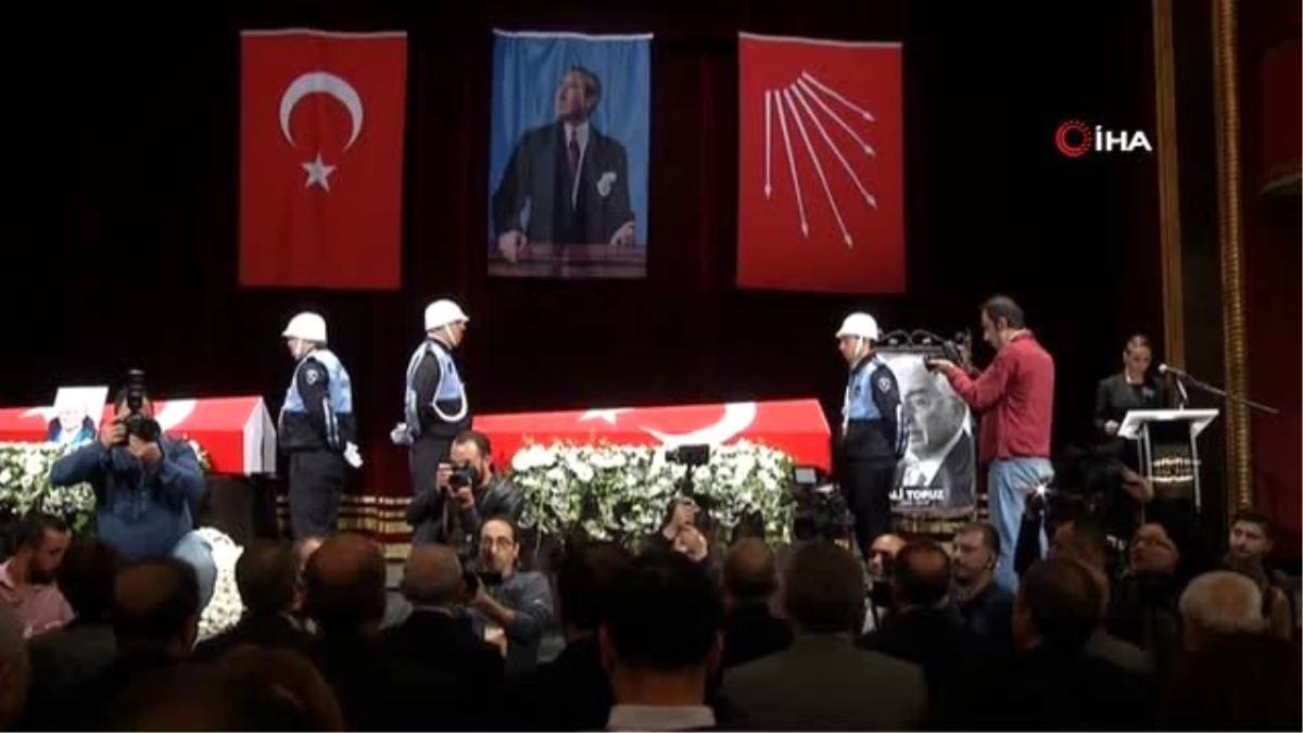 Hayatını kaybeden iki eski bakan Orhan Birgit ve Ali Topuz için Kadıköy\'de tören düzenlendi