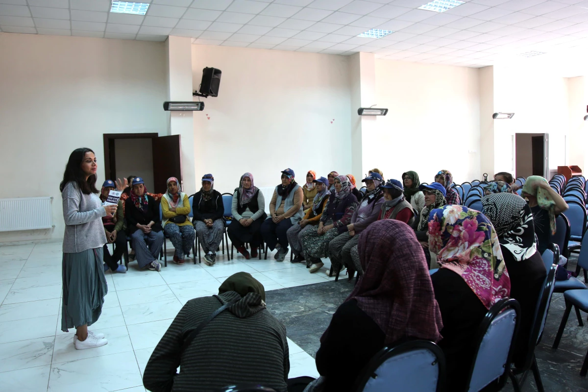 İlçelerde kadınlar ücretsiz olarak bilgilendiriliyor