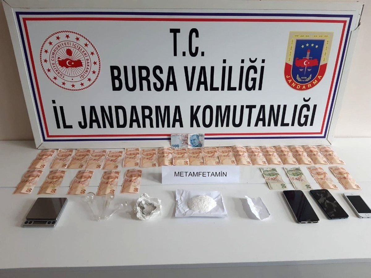 İnegöl\'de uyuşturucu operasyonunda 3 gözaltı