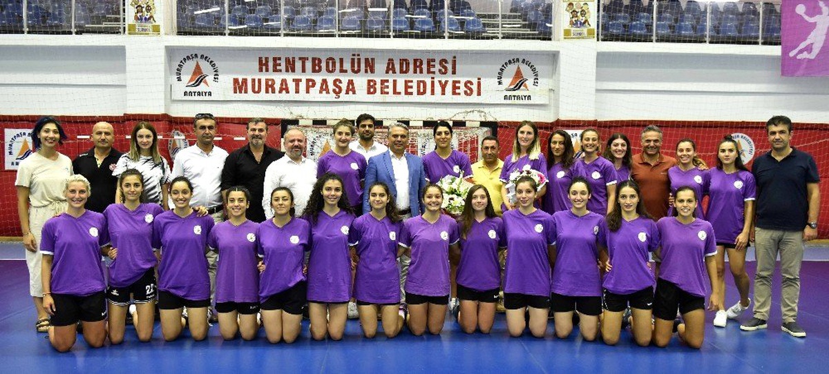 Kadın Hentbol Takımının hedefi 3\' te 3