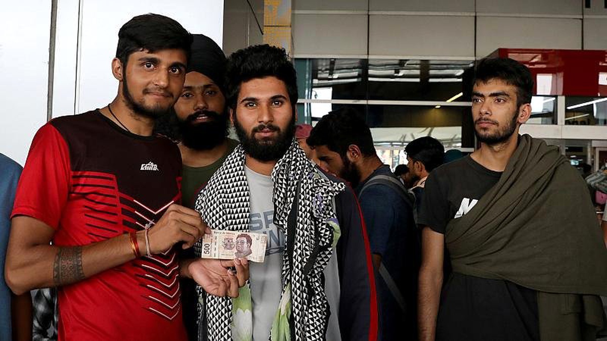Meksika\'dan toplu sınır dışı: 300\'den fazla kaçak göçmen Hindistan\'a gönderildi