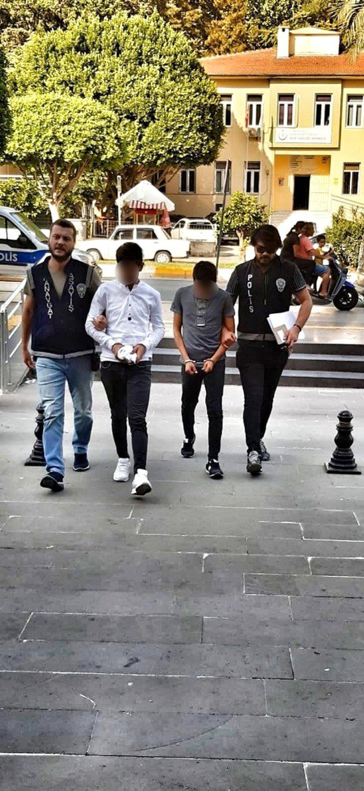 Motosiklet hırsızları yakalandı
