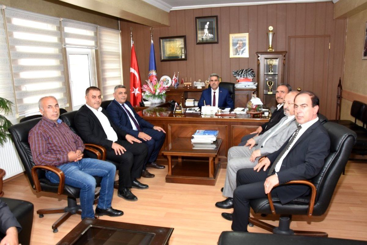 MTSO Başkanı Sadıkoğlu, Türk İş Malatya Temsilcisi Hikmet Kazgan\'a ziyaret