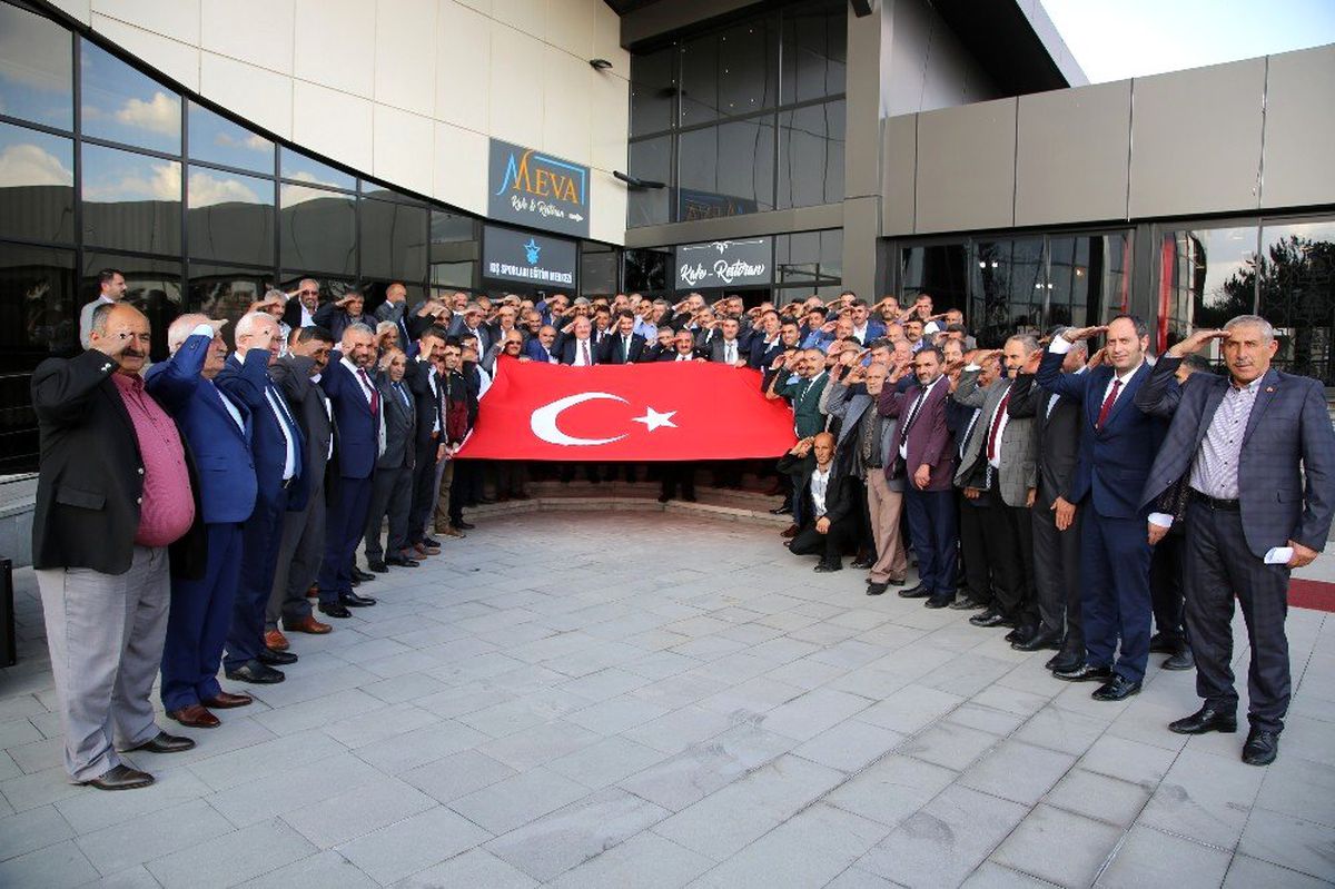 Muhtarlardan Mehmetçiğe selam