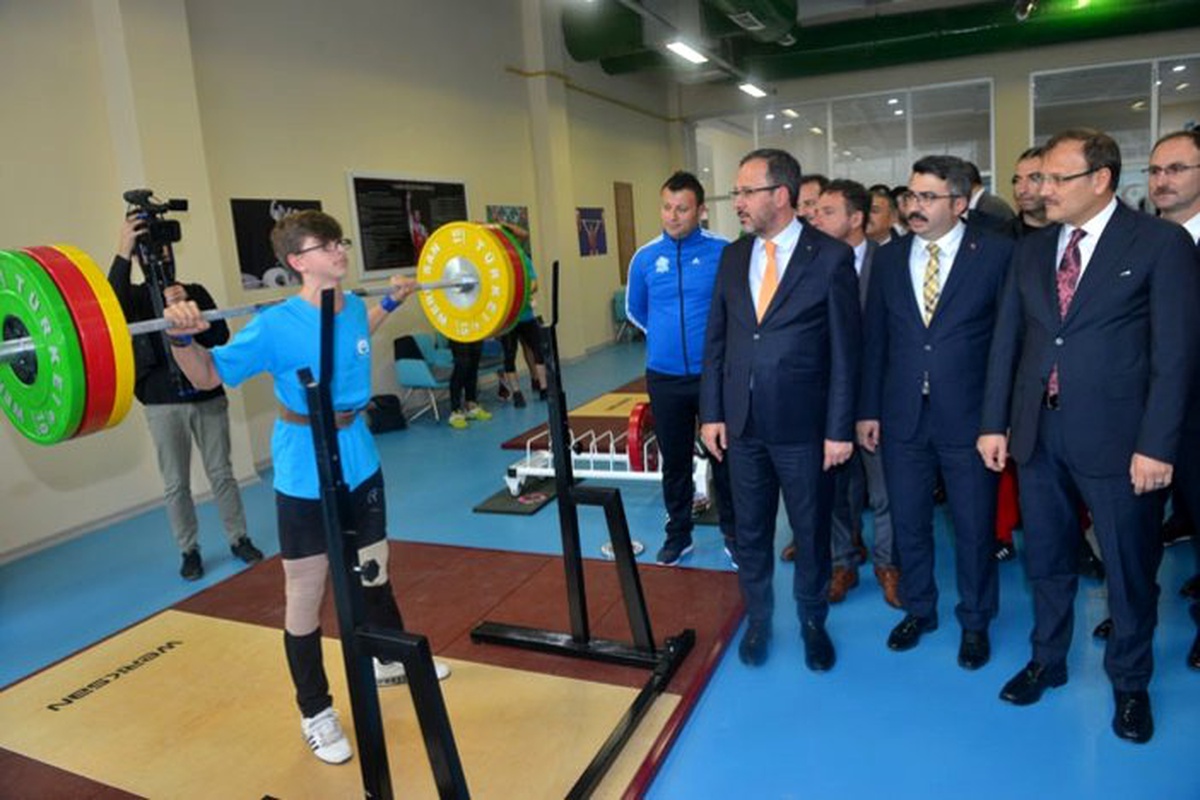 Naim Süleymanoğlu’nun adı Yıldırım’da ölümsüzleşti 