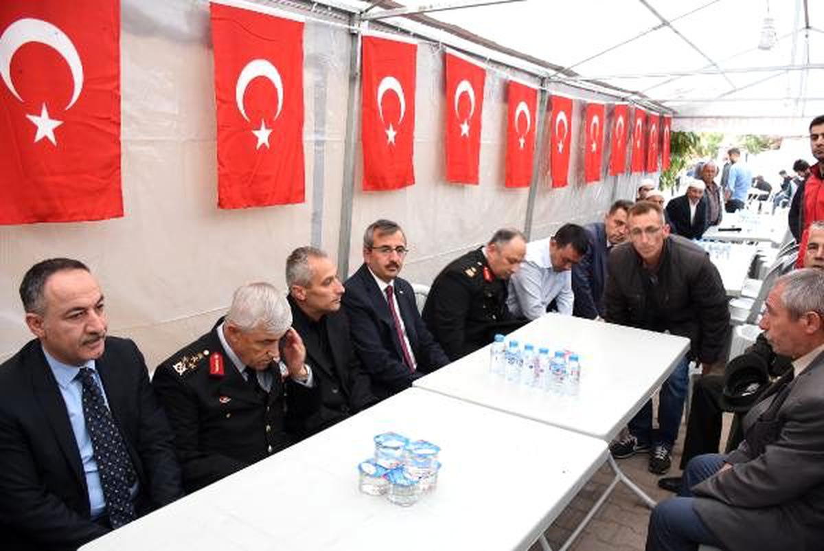 Orgeneral Çetin\'den şehit ailesine ziyaret