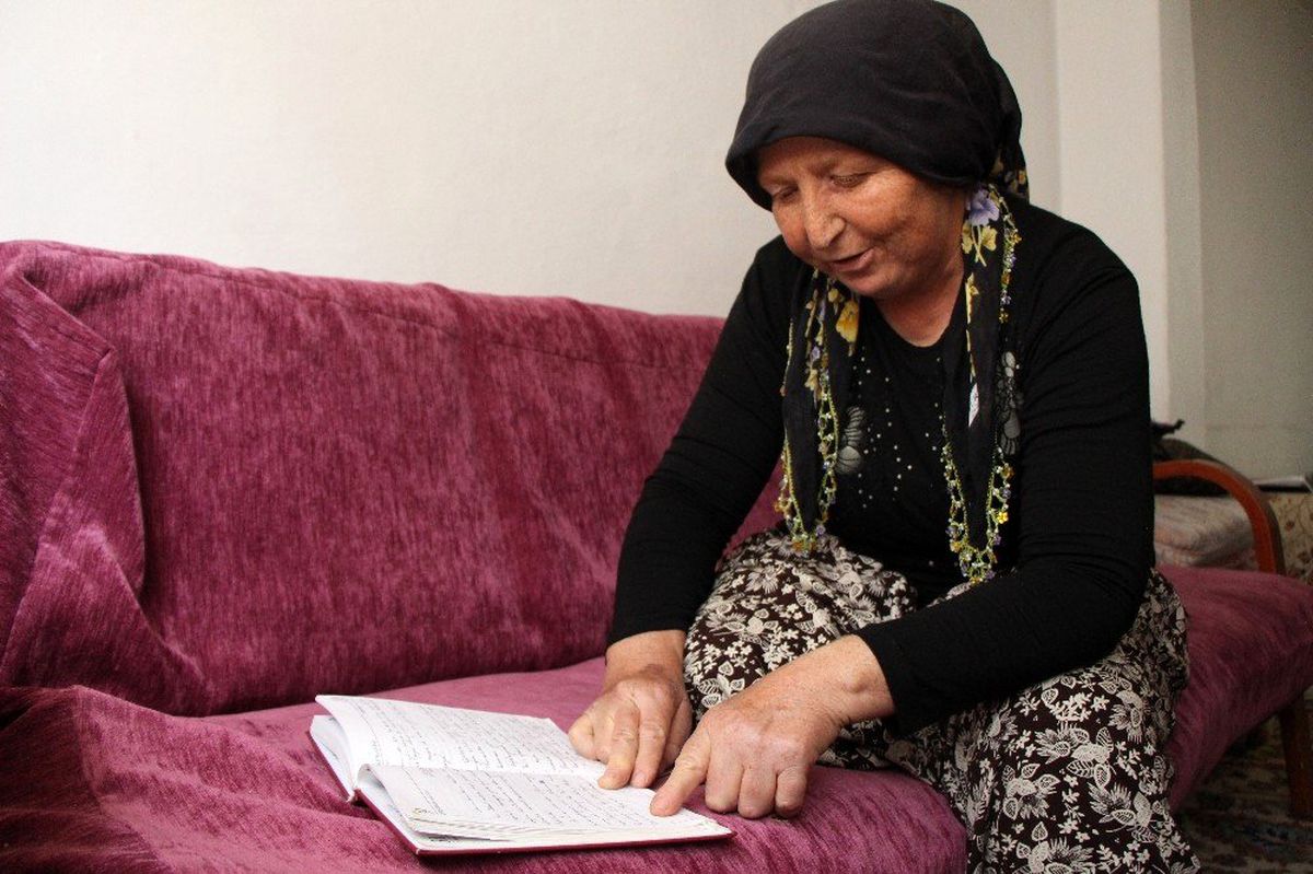 (Özel) Acılı anne hayatını kaybeden evladını kitapları ile yaşatıyor