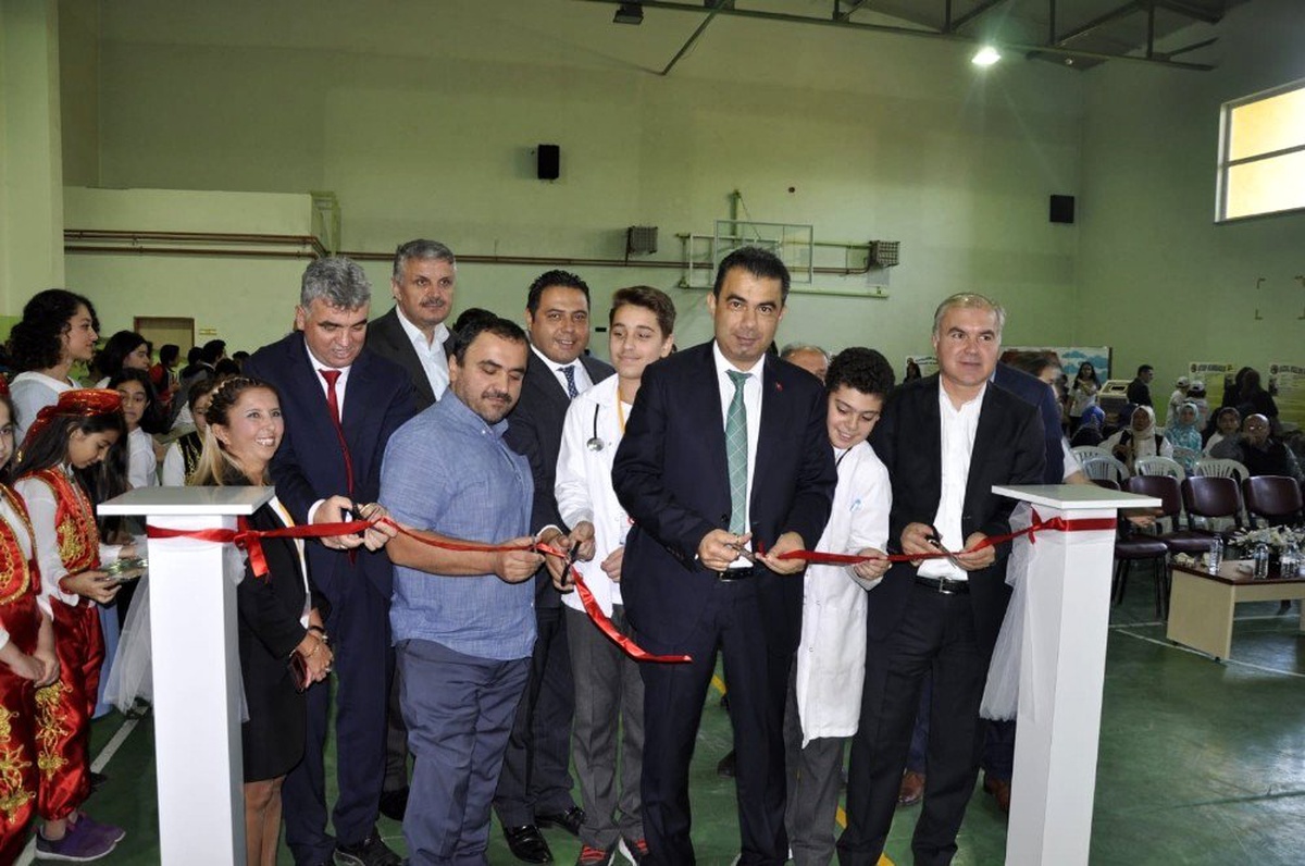 Safranbolu\'da 4006 TÜBİTAK Bilim Fuarı açıldı