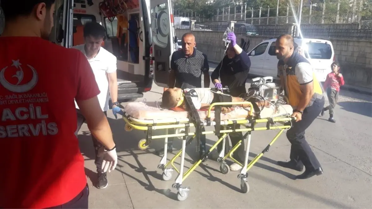 Siirt\'te otomobilin çarptığı 5 yaşındaki çocuk ağır yaralandı