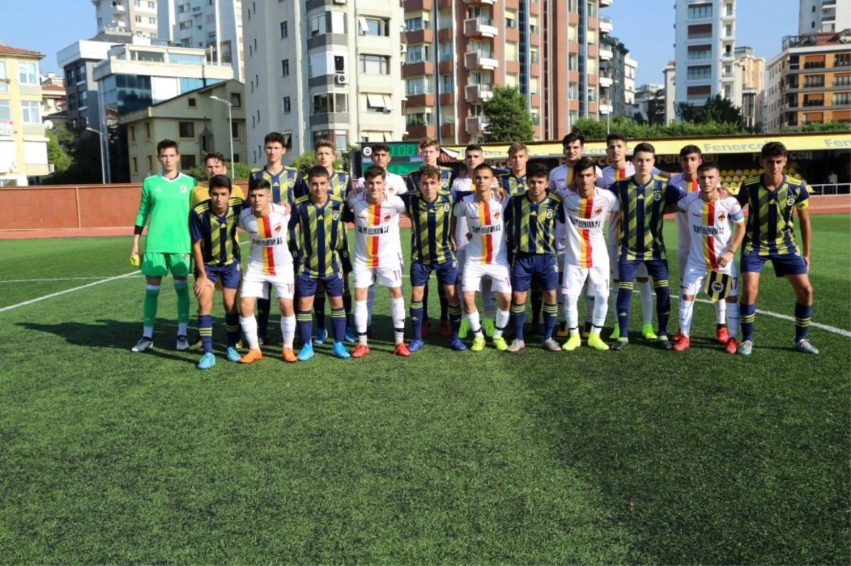 Silopili gençler Fenerbahçe U17 alt yapı takımı ile karşılaştı