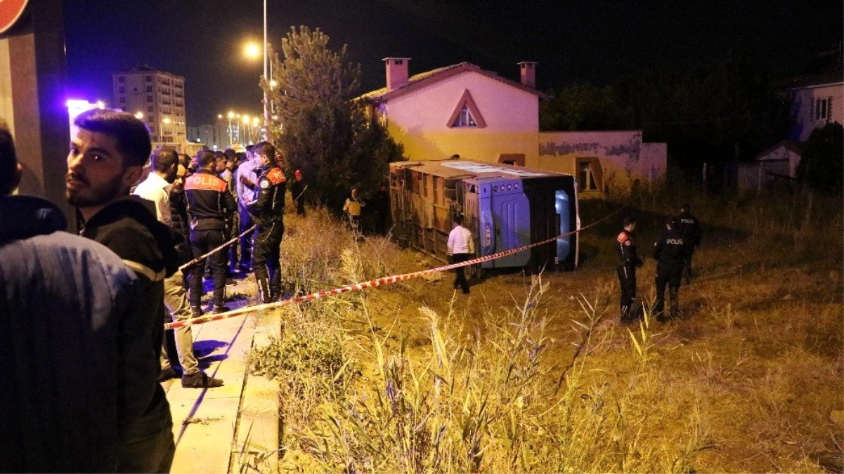 Sivas\'ta 1 kişinin öldüğü 1 kişinin yaralandığı korkunç kaza kamerada