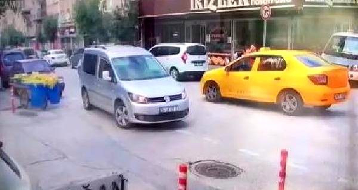 Taksicinin gasp oyununu, güvenlik kamerası bozdu