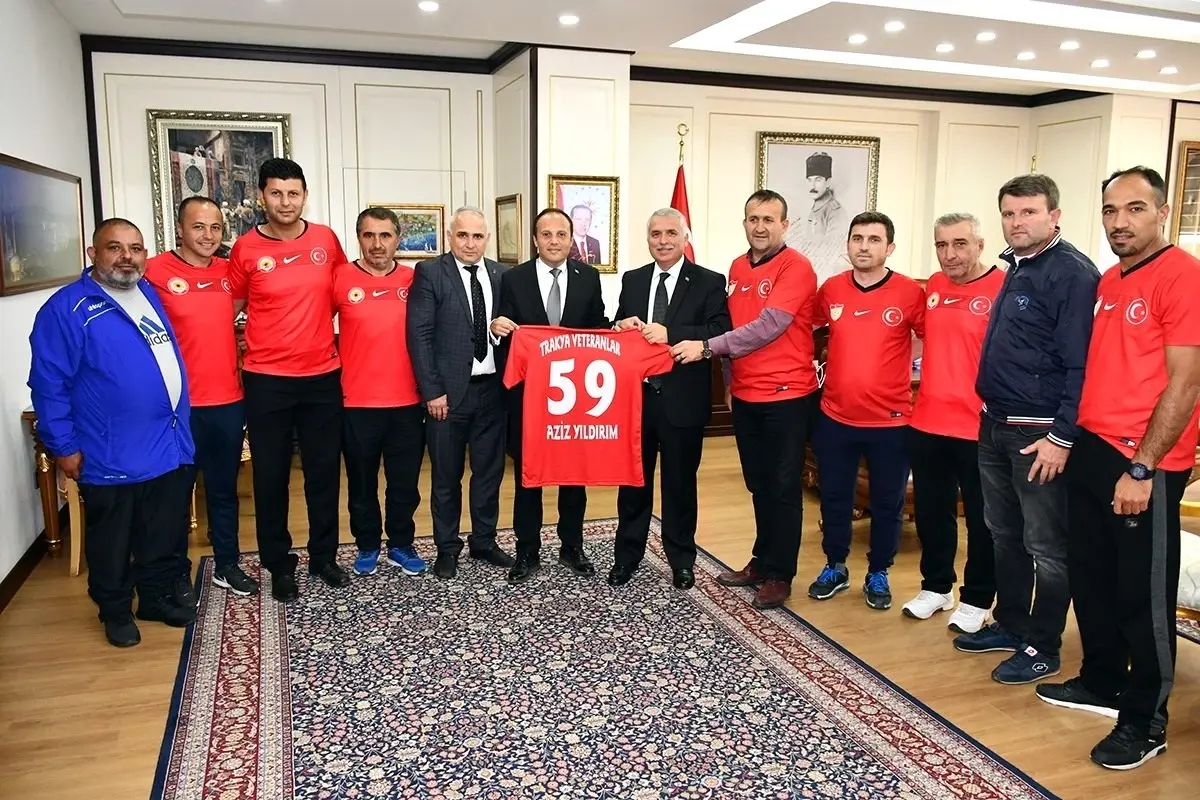 Trakya Veteran Futbol Takımı\'ndan ziyaretler