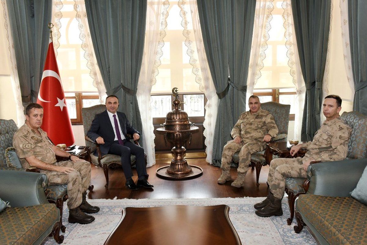 Tümgeneral Koç\'dan Vali Soytürk\'e ziyaret