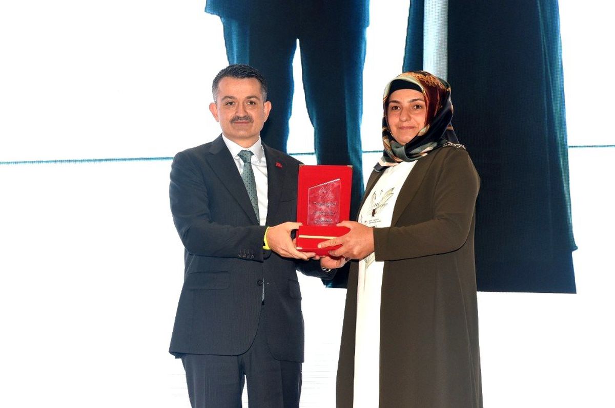 Vanlı kadın çiftçi Türkiye birincisi oldu