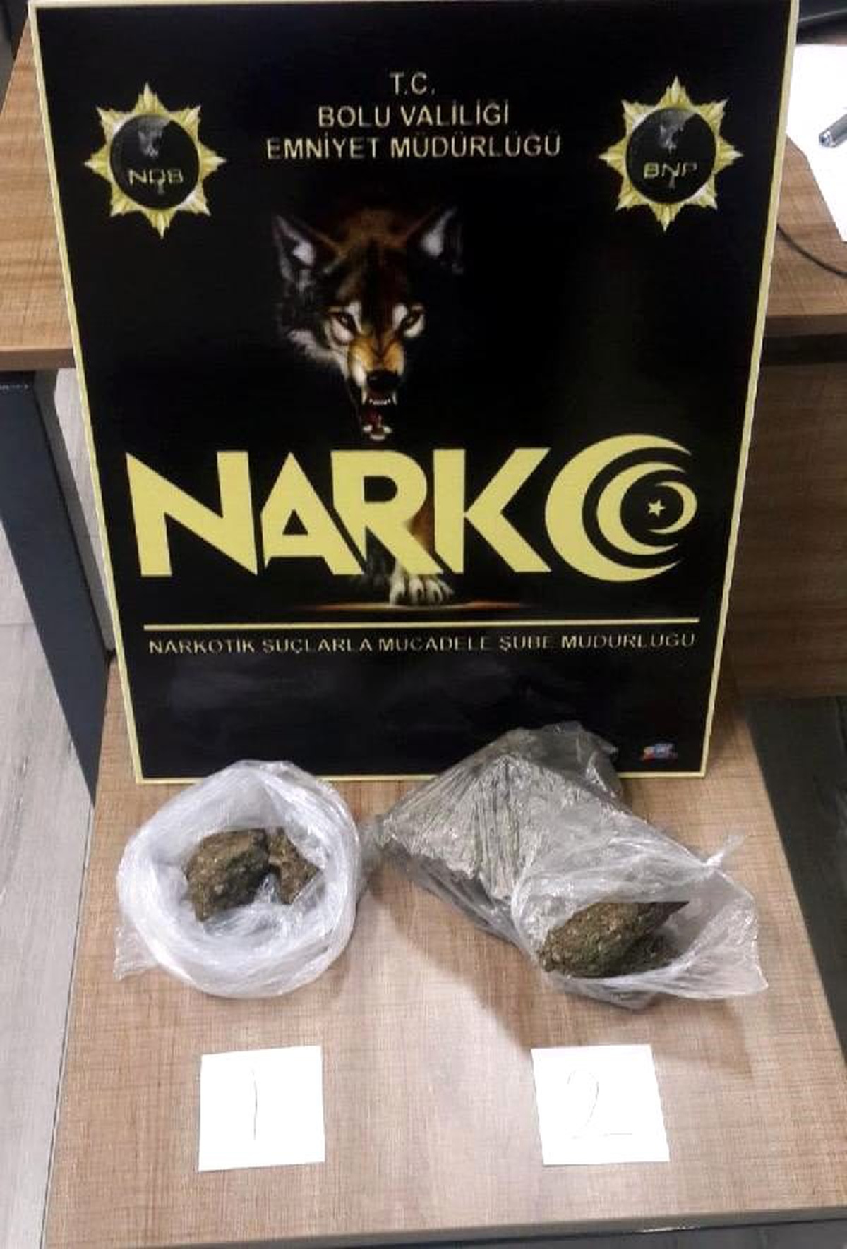 Yarım kilo uyuşturucu ile yakalanan 2 şüpheli adliyede