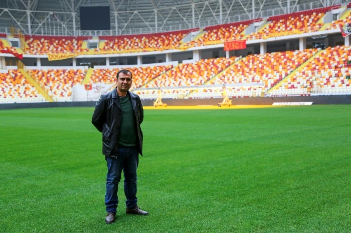 Yeni Malatya Stadyumu\'nun zemini yoğun bakımda