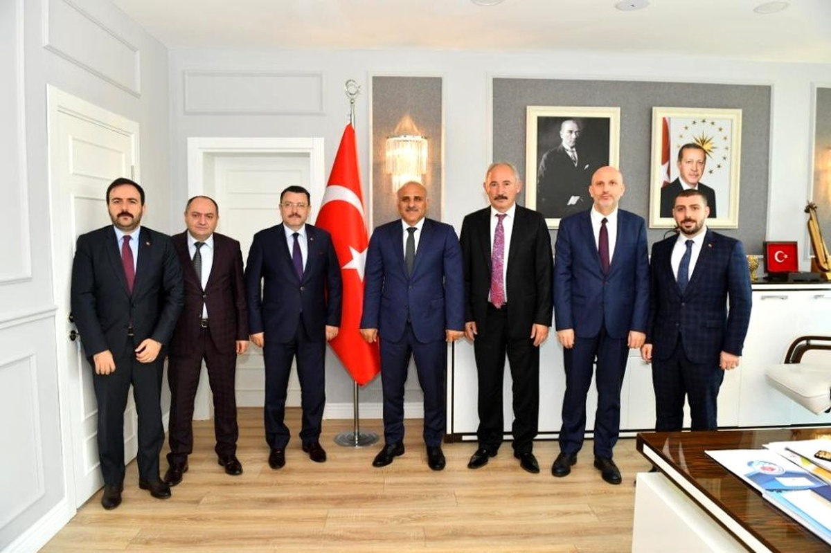 Zorluoğlu\'ndan Genç\'e \'Hayırlı olsun" ziyareti