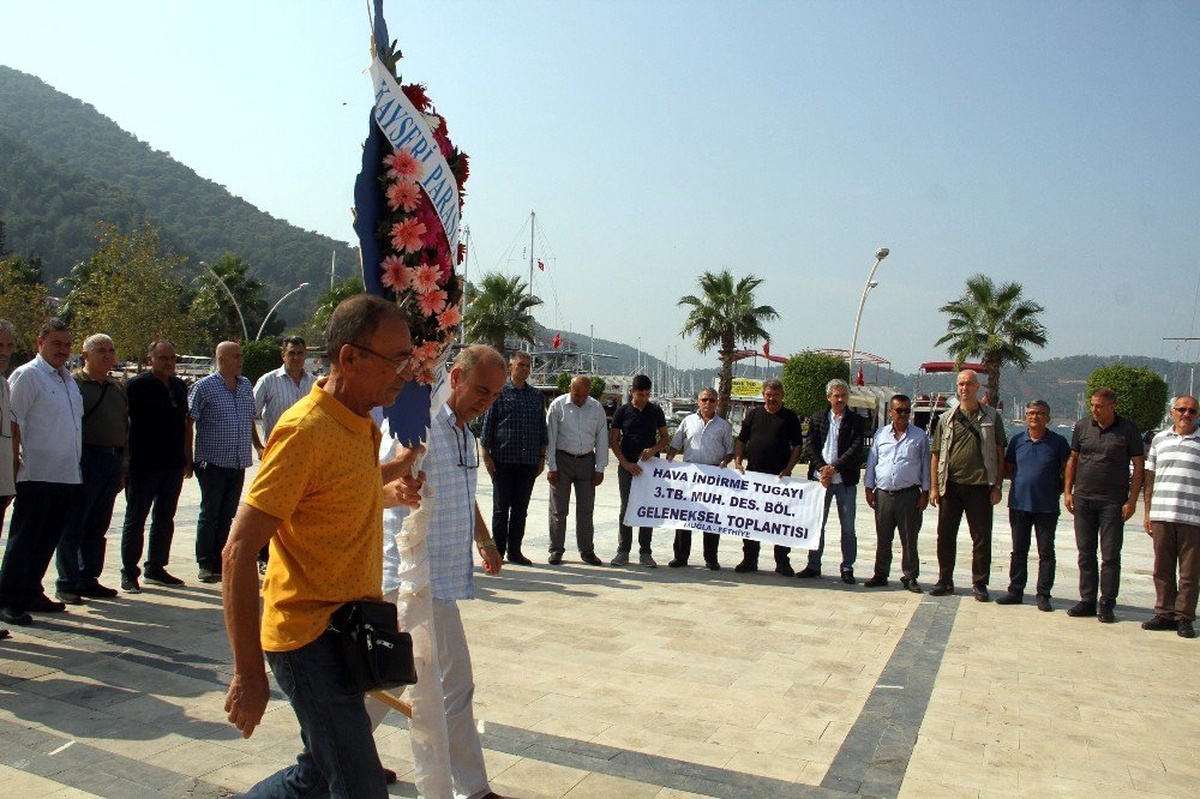 36 yıl sonra Komanda Marşı okudular