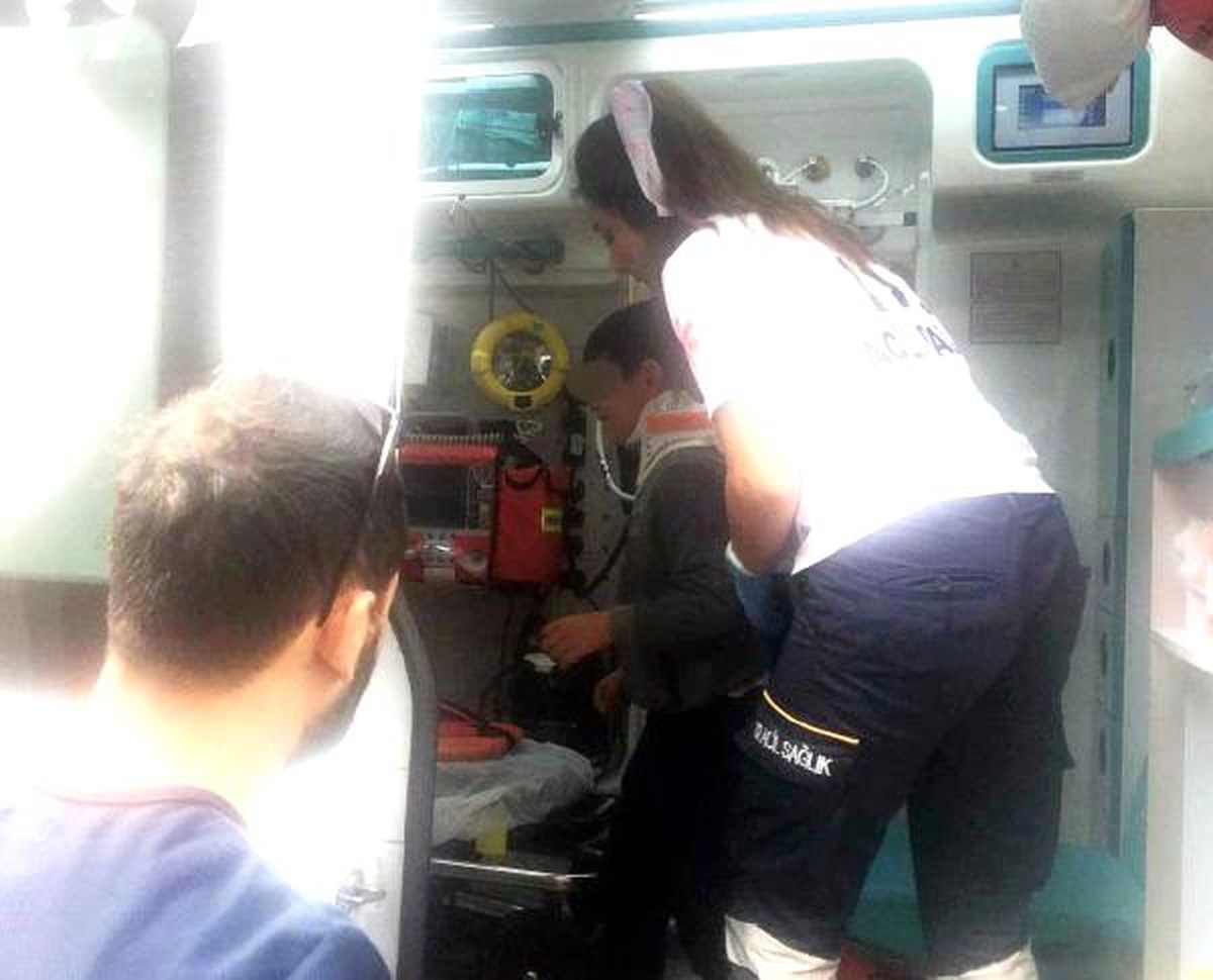 7 yaşındaki çocuğa çarpan motosikletli kaçtı