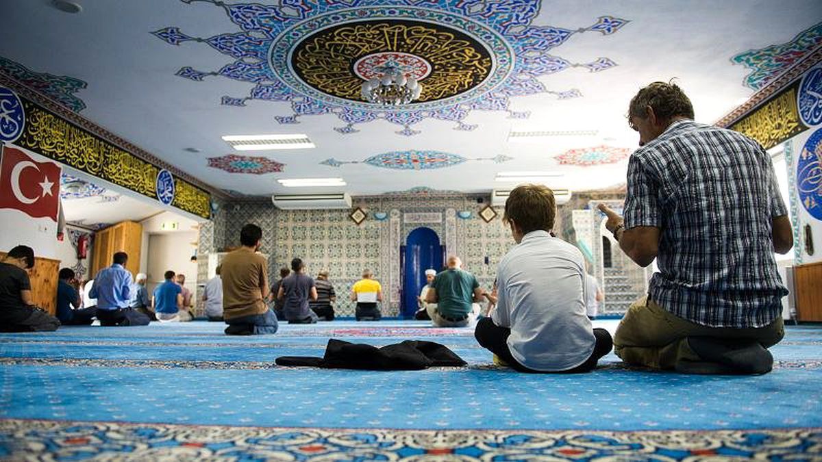 Almanya\'da Hristiyan din adamları Barış Pınarı Harekatı\'na camilerden destek verilmesini eleştirdi