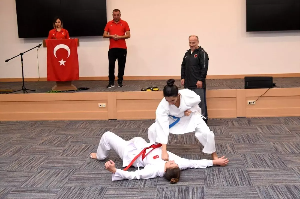 Altındağlı gençlerden milli sporculara moral