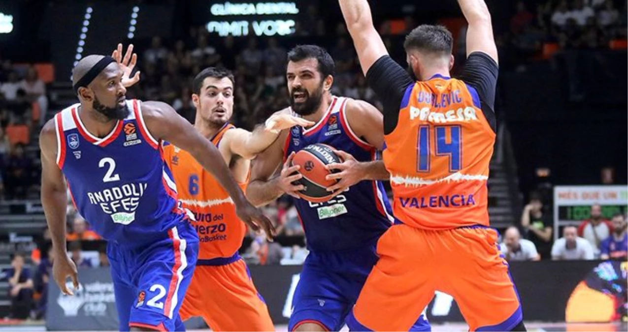 Anadolu Efes, Valencia Basket\'i 83-78 yendi!