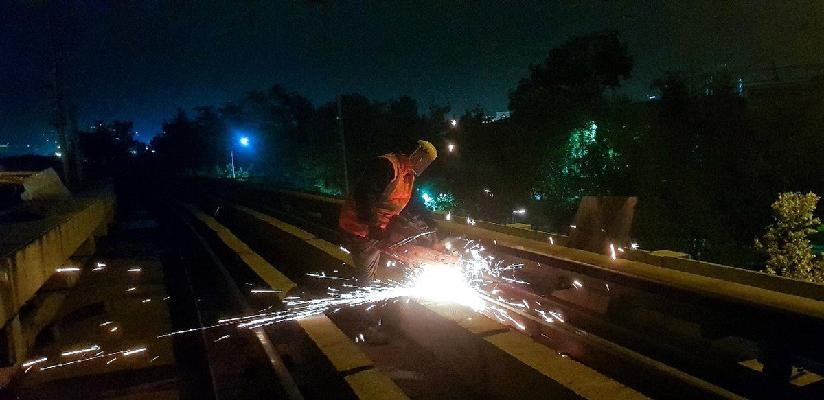 Ankara metrosunda aşınan raylar yenileniyor